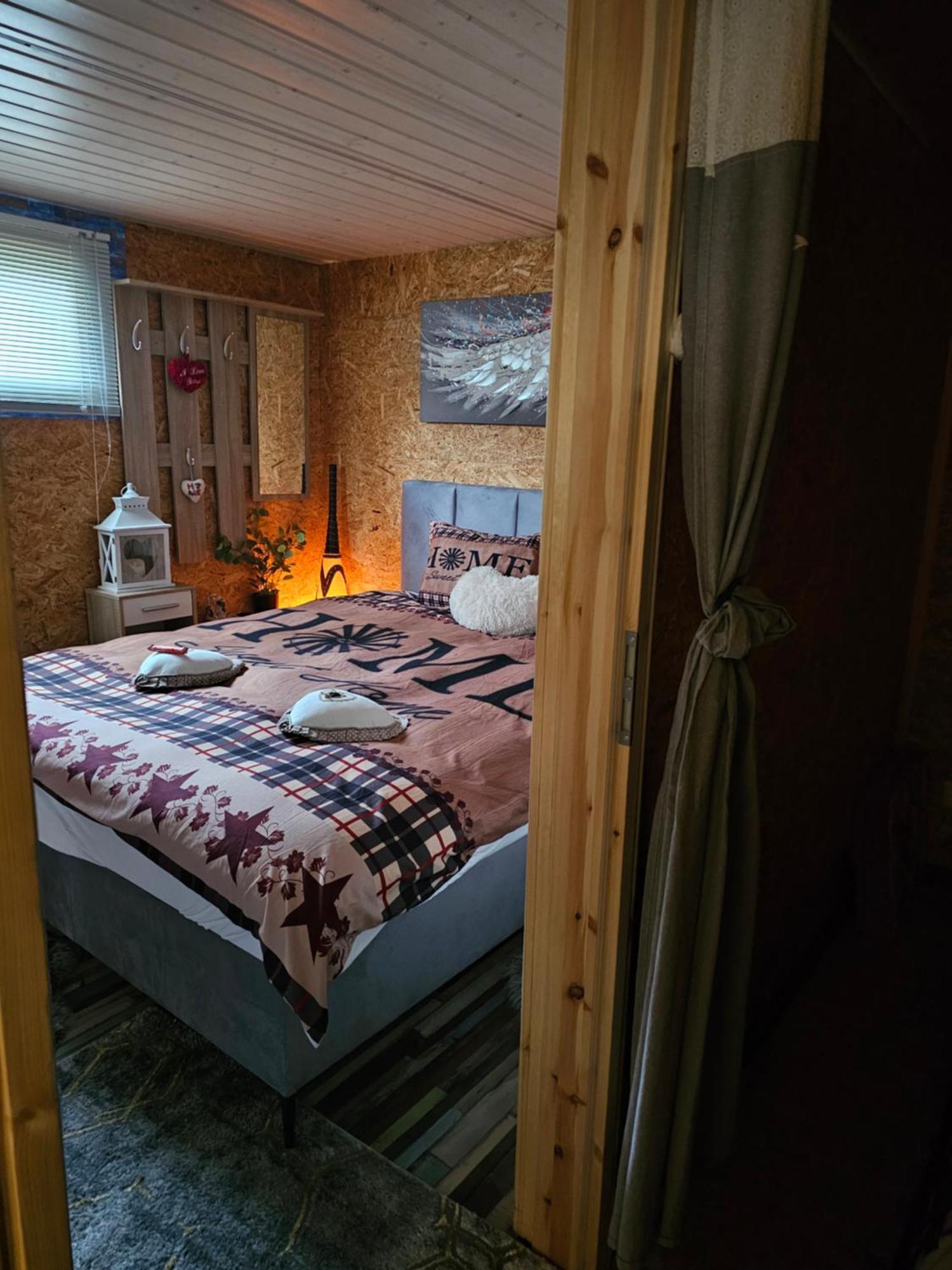 Chez Gigi Bed & Breakfast Нендаз Екстериор снимка