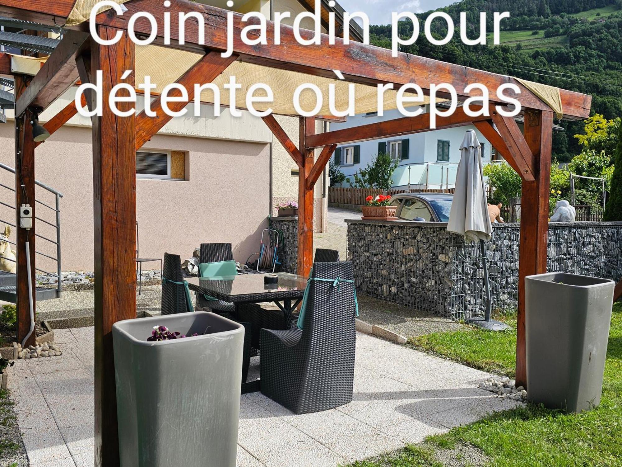 Chez Gigi Bed & Breakfast Нендаз Екстериор снимка