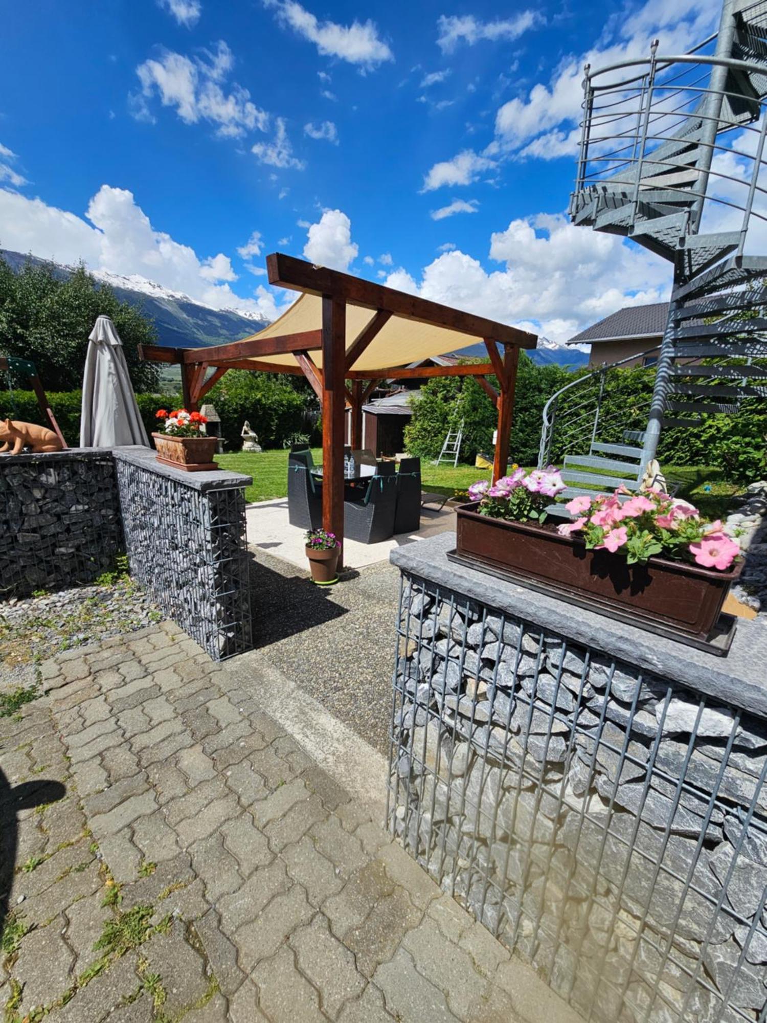 Chez Gigi Bed & Breakfast Нендаз Екстериор снимка