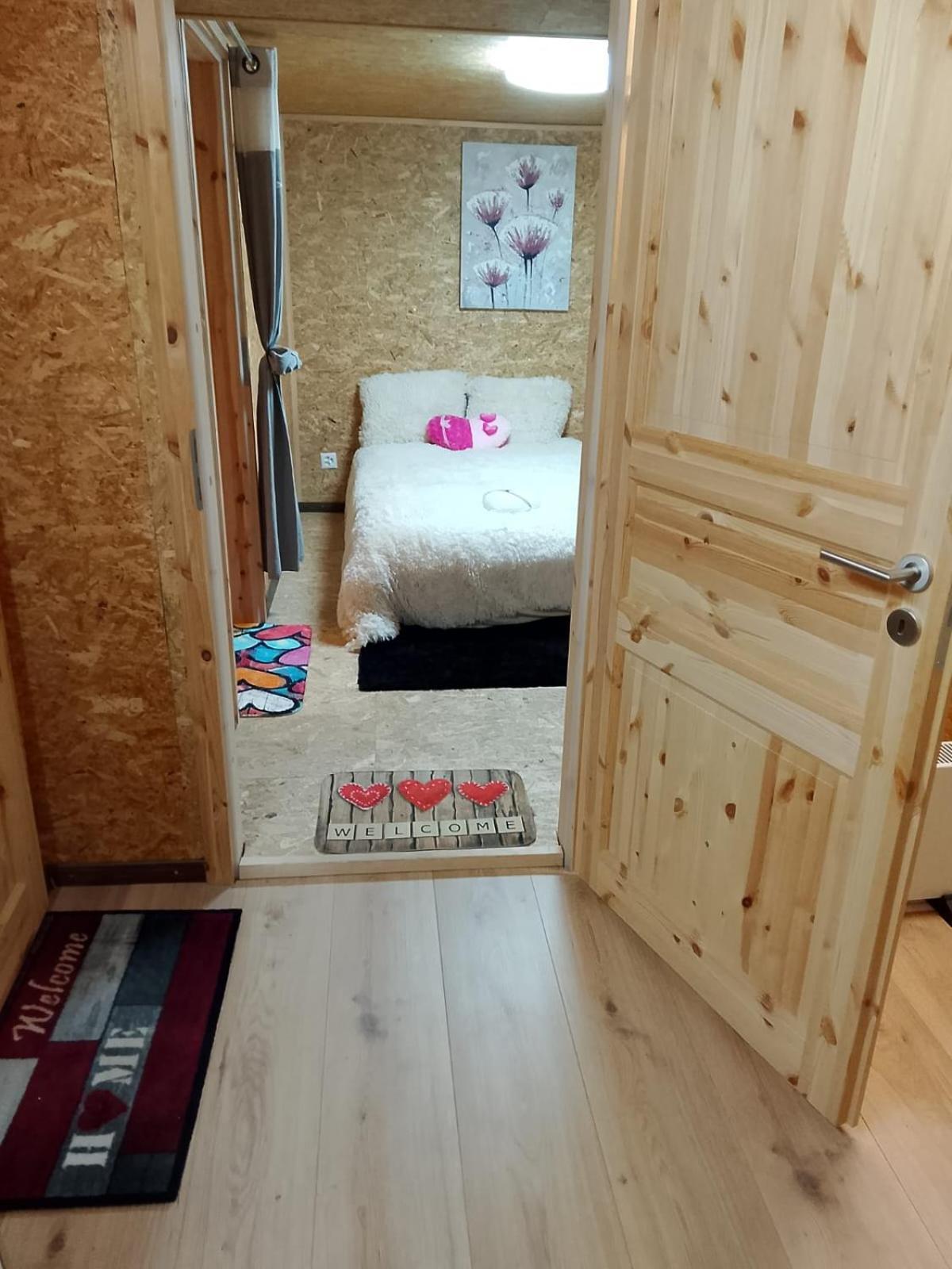 Chez Gigi Bed & Breakfast Нендаз Екстериор снимка